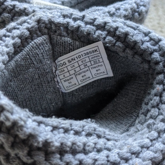 UGGs Size 4 - Picture 5 of 6